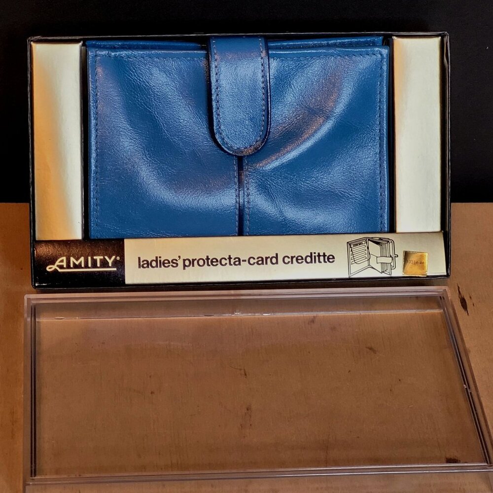 Vibrant Blue Leather Key and Card Holder